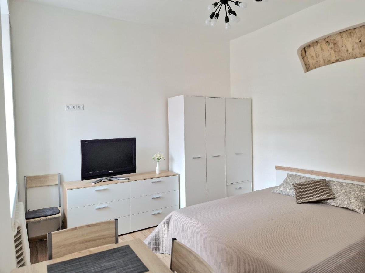 Cozy Studio In Heart Of Old Town Apartment วิลนีอุส ภายนอก รูปภาพ